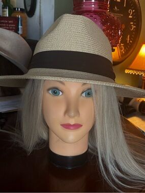 Cream and black hat with grosgrain ribbon-M adjustable *